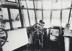 LZ127_Graf_Zeppelin_cockpit